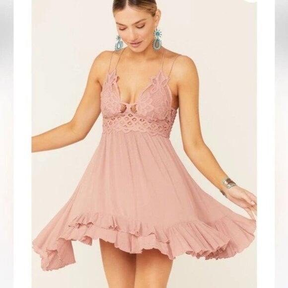 Free People One Lace Crochet Adella Slip Dress Women Medium Nude Pink - Picture 1 of 11